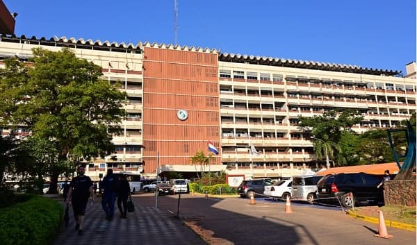 Médicos decidieron cambiar de pierna amputada en el quirófano, según IPS