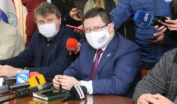 Gobierno concede reducción del IVA y tarjeta de descuento a camioneros