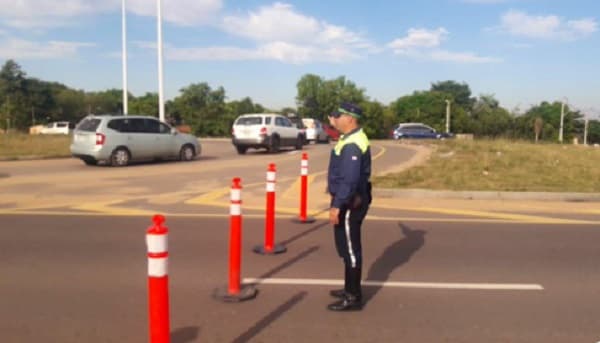 Cierran carril de entrada al microcentro de la Costanera Norte