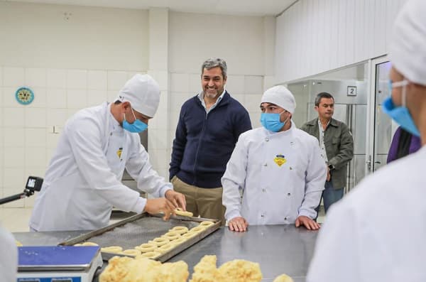 Abdo decreta el incremento del salario mínimo 