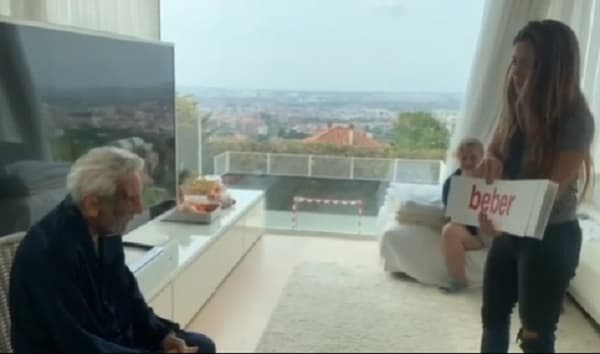 Shakira comparte un emotivo momento con su padre tras alta