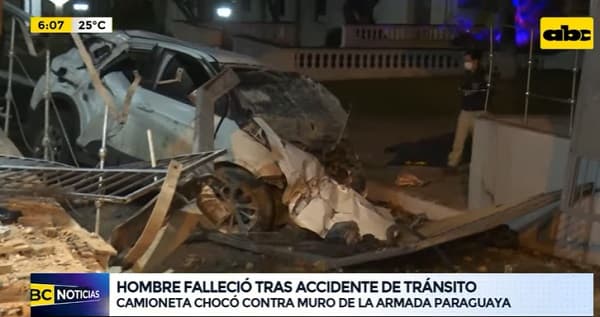 Joven muere tras choque contra entrada de la Armada