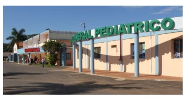 Anita está conectada a corazón artificial hace más de un mes y espera donante