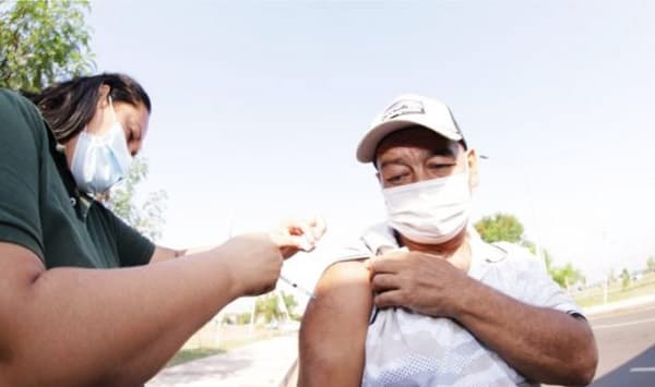 Aplicarán anualmente vacunas de refuerzo contra el Covid-19 desde el 2023