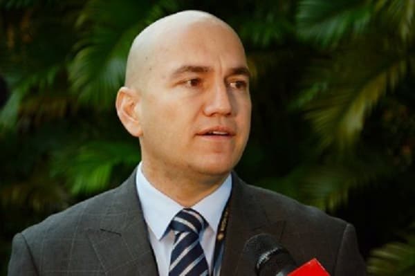 Lezcano niega omisiones tras denuncia de senadora