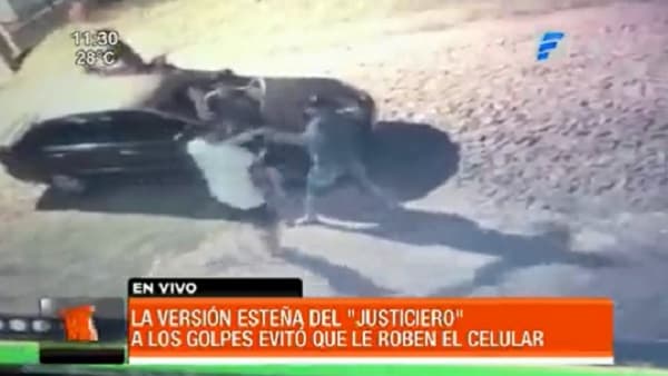 Joven reduce a golpes a “motochorro” en Ciudad del Este