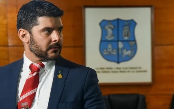 Contraloría pone la gestión de Nenecho en jaque por control interno