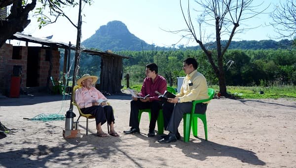 Testigos de Jehová reanudarán visitas a casas desde el 1 de setiembre