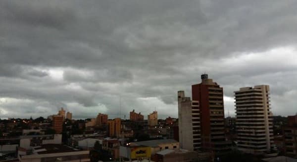 Anuncian lluvias dispersas para este lunes
