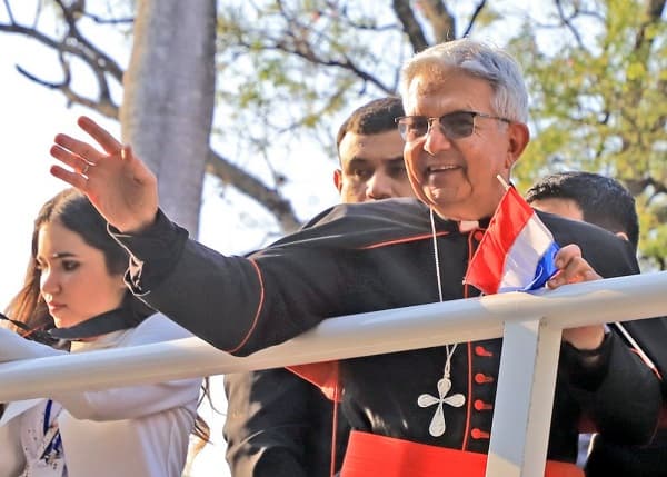 Papa pidió chipa y quería nombrar dos cardenales paraguayos, cuenta Martínez