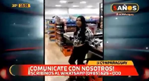 Descubren a mujer intentando robar carne en minimercado