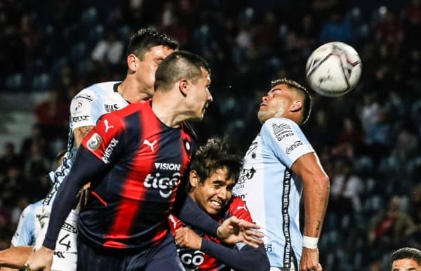 Guaireña amarga sobre la hora a Cerro 