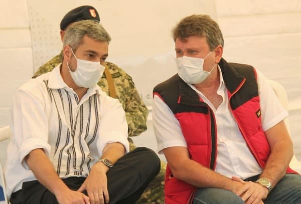 Abdo confirma que por el momento no bajará el costo del combustible