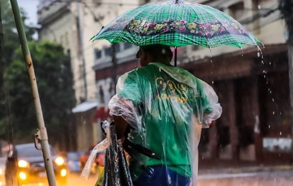 Pronostican domingo fresco con precipitaciones
