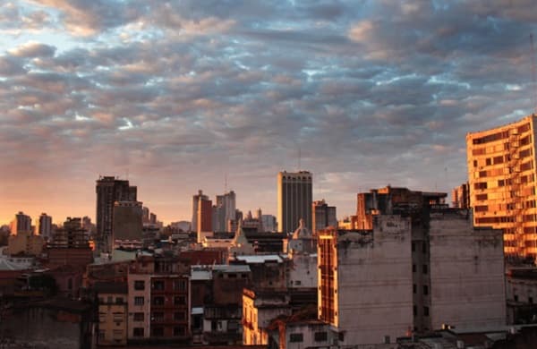 Pronostican viernes fresco a cálido