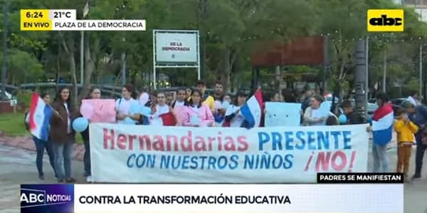 Padres se movilizan contra la Transformación Educativa en la capital