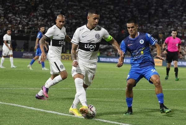 Olimpia no falla y traslada la presión a Nacional 