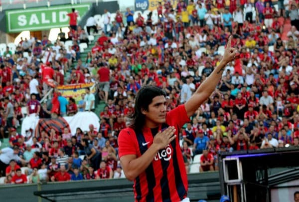 Fidencio sale al paso de tuitero y niega pelea con DT