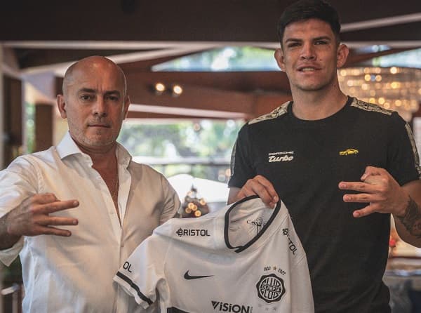 Barreto elige “buscar la gloria” y jugará por Olimpia