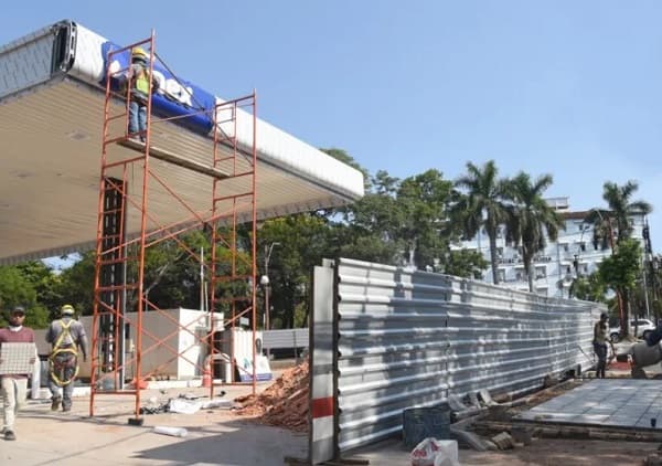 Corte da vía libre a construcción de surtidor a menos de 1.000 metros