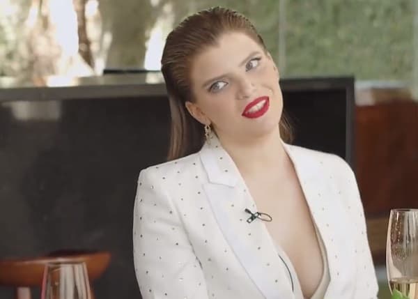 Sol Cartes celebra fiesta de un país al que no puede entrar, dicen en redes 