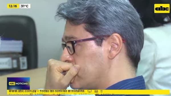 Chats revelan “pedidos” de Camilo a Cartes