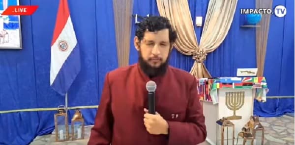 “Dios ya eligió presidente” y es del Partido Colorado, asegura pastor “antigatos”