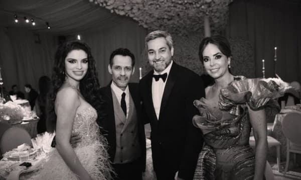 Primera Dama publica imagen captada en la boda de Nadia Ferreira