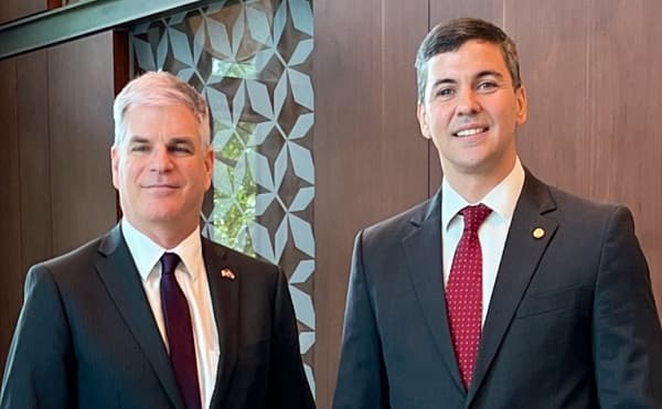 Peña: primer presidente en pedir salida de embajador de EE.UU.