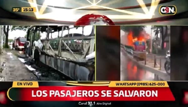 Pasajeros salen ilesos de incendio de bus en 4 Mojones