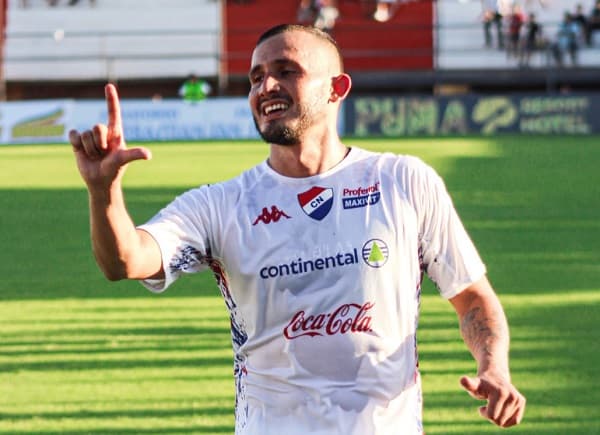 Nacional gana con golazo de Candia 