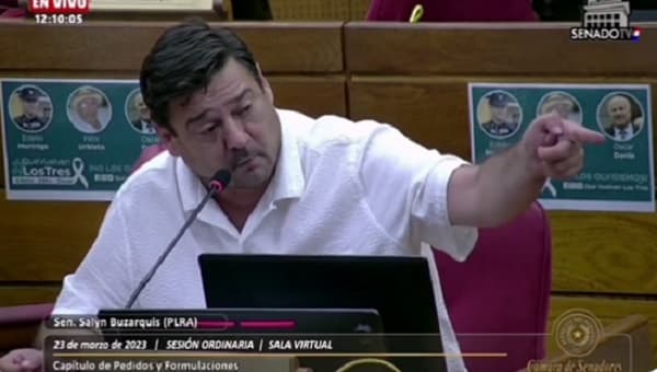 “Sos un caradura, cepillero, chupamedias, acomodado por Cartes”, dice Buzarquis a Riera