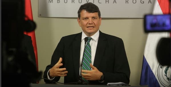 Acuerdan recalendarización de pagos a transportistas