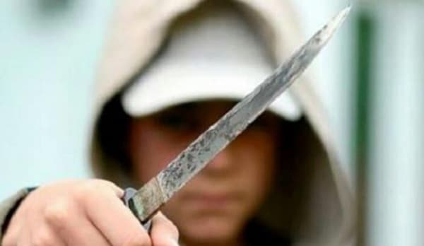 Condenan a un adolescente por homicidio doloso