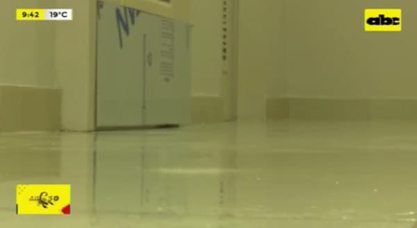 Edificio del Gobierno recién inaugurado presenta enorme gotera