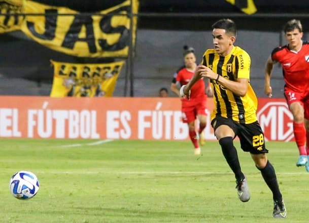 Guaraní remonta y vence a Danubio 