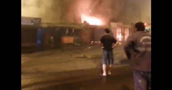 Afectados por el incendio en el Mercado 4 piden asistencia