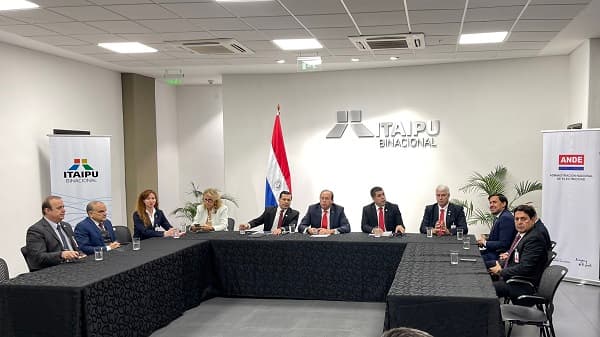 Itaipu establece nueva tarifa de energía y ampliará inversión en proyectos y obras