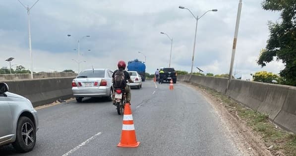 Cierran calzada del viaducto Semidei por reparaciones