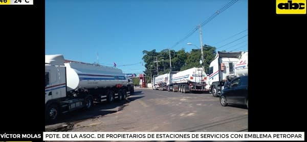 Operadores de Petropar se manifiestan y denuncian triangulación con bolivianos