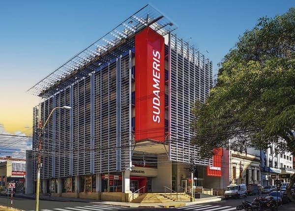 Accionistas aprueban la creación del banco más grande del país 