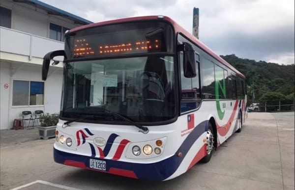 Gobierno avanza en implementación de buses eléctricos