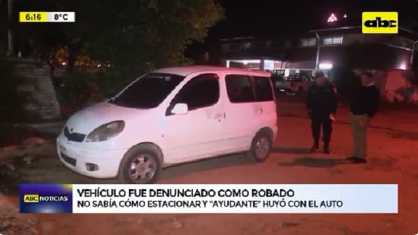 No sabía estacionar y quien se ofreció a ayudar huyó manejando el auto