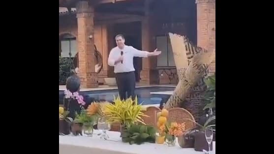 “No nos hagamos los churros”, pide Cartes a autoridades electas y correligionarios