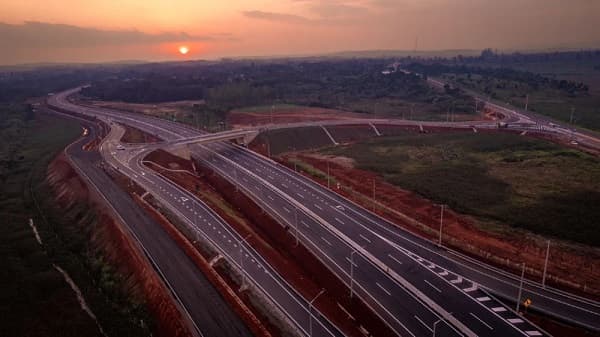 MOPC inaugura nuevas circunvalaciones en Caacupé e Itacurubí