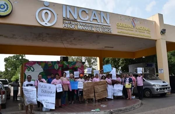 Mujer fallece esperando medicamento para quimioterapia