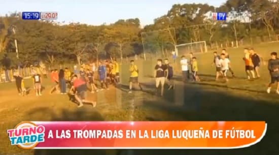Partido de Liga Luqueña de Fútbol termina a los golpes
