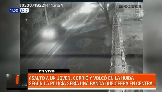 Delincuentes vuelcan tras asaltar a joven en Villeta