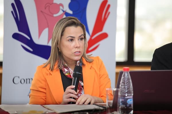 Senadora Valiente pide informes sobre Federación de Padres
