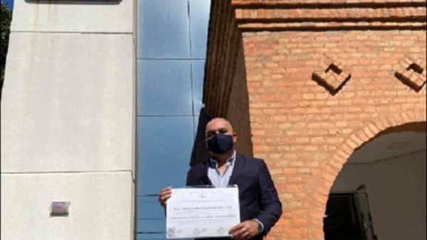 Polémica por el título universitario del nuevo Presidente del JEM